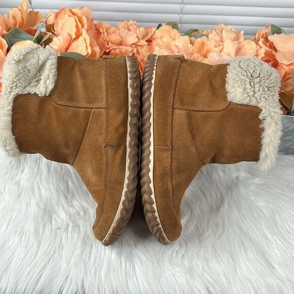 Sorel Out & About Women’s Tan Suede Slip On Winter Booties Sherpa Lined Sz 7.5 - Picture 4 of 11